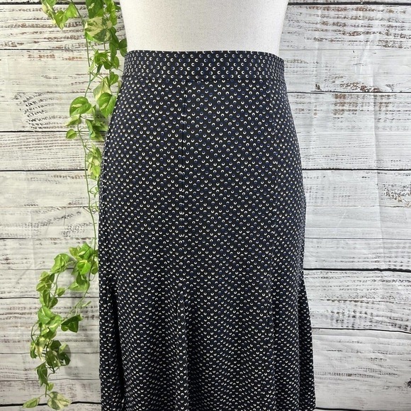 Talbots Skirt 8 Navy Blue Polka Dots Knee Flared A Line Slinky Stretch Modest - Picture 2 of 8